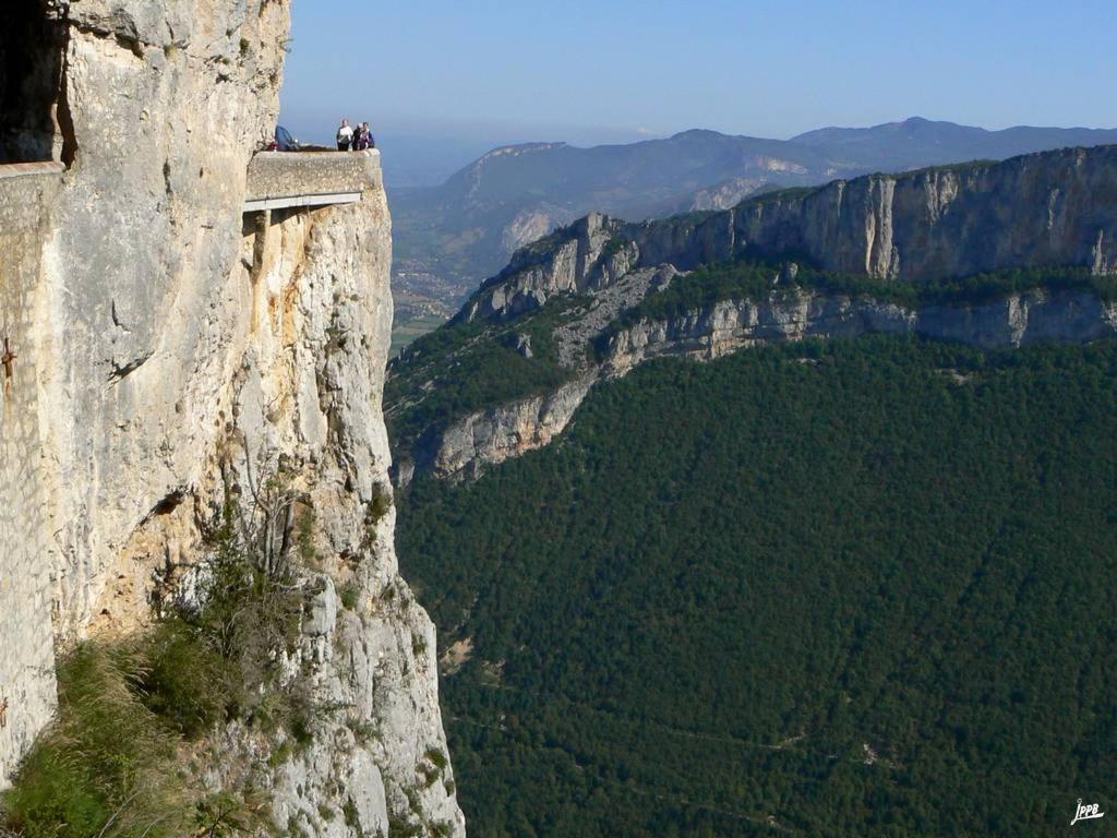 Logez Au Coeur Du Parc Du Vercors Saint-Laurent-en-Royans Luaran gambar